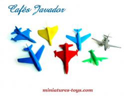 Un lot de 7 avions jouets des années 1960 au 1/150e des cafés Javador 