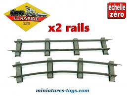 Les deux rails droit et courbe pour train mécanique échelle 0 de la marque LR