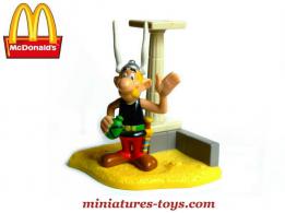 La figurines Asterix le gaulois distribuée par Mac Donald's burger en 2002