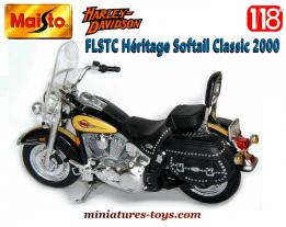 La moto Harley Davidson FLSTC Heritage Softail Classic miniature Maisto au 1/18e