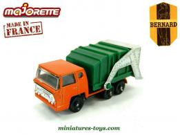 Le camion Bernard benne a ordures en miniature de Majorette au 1/87e