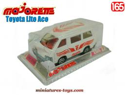 Le Toyota Lite Ace Eagle blanc en miniature par Majorette au 1/65e