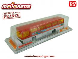 Un autocar Neoplan Happy Holidays en miniature Majorette France au 1/87e