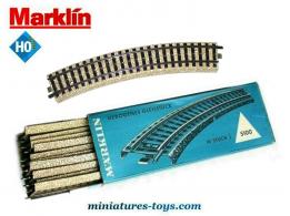 Une boite de 10 rails H0 courbes 30° en métal alimentation centrale Marklin