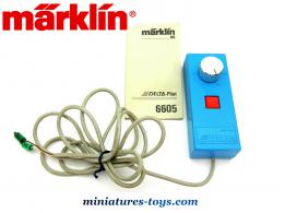 Le régulateur de conduite Marklin Delta n°6605 pour trains miniatures au HO