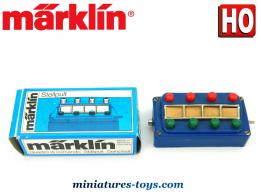 Le tableau de commande 8 prises pour réseau de trains miniatures Marklin