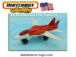 Le jet Grumman F14 Tomcat rouge en miniature de Matchbox Sky Busters