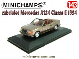 Le cabriolet Mercedes Classe E en miniature de Minichamps au 1/43e
