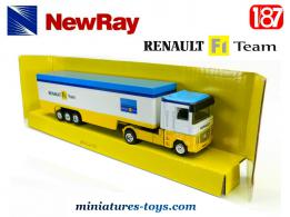 Le tracteur avec sa semi remorque Renault F1 Team miniature NewRay au 1/87e