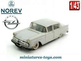 La berline Opel Kapitan grise en miniature par Norev au 1/43e