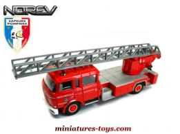 Le camion Berliet GBK 18 grande échelle pompiers Draguignan en miniature par Norev au 1/43e