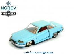 Le coupé Panhard 24 CT bleu ciel en miniature de Norev au 1/43e
