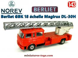 Le camion Berliet GBK 18 grande échelle pompiers en miniature Norev au 1/43e