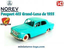 La Peugeot 403 verte en voiture miniature par Norev au 1/43e