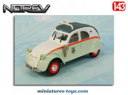 La Citroën 2cv AZL 1957 Taxi de Paris en miniature par Norev au 1/43e