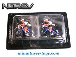Les 2 cyclistes miniatures du Tour de France par Norev au 1/43e 