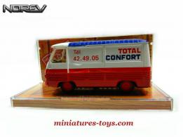 Le Peugeot J7 1966 Total Confort en miniature de Norev au 1/43e