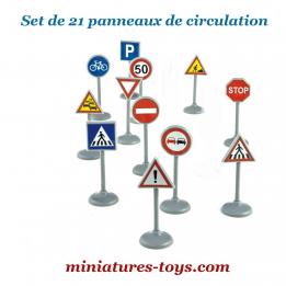 Un ensemble de 21 Panneaux routiers de Signalisation pour vos miniatures