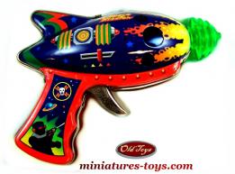 Un joli pistolet jouet X-1 Space blaster de l'espace en métal de style vintage