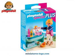 La maman avec Bébé et sa table à langer Playmobil Special Plus