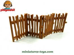 Les quatre barrières articulée en bois miniatures de Playmobil
