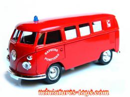 Le Combi Volkswagen type 2 ambulance pompier en miniature de Solido au 1/43e