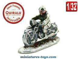 La moto miniature avec motard par Quiralu au 1/32e