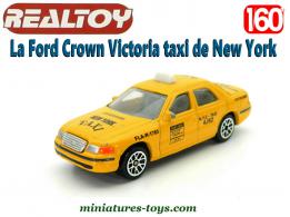 La Ford Crown Victoria taxi de New York miniature par Realtoy au 1/60e 3-Inches