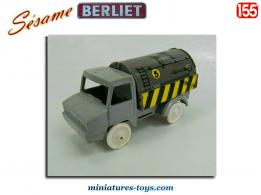 Le Berliet Stradair citerne de voierie en miniature de Sésame au 1/55e
