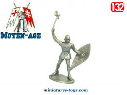 Le petit soldat moyenâgeux en plastique au 1/32e