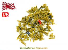 Un lot de 53 petits soldats de l'armée japonaise en 1944 au 1/76e