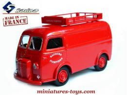 Le fourgon Peugeot D4 pompiers en miniature de Solido au 1/43e en boite