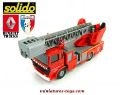 Le camion Renault Camiva grande échelle pompiers en miniature de Solido au 1/60e