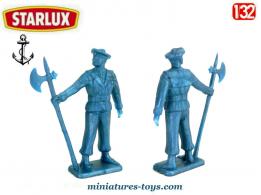 La figurines du marin français de garde avec une hallebarde par Starlux au 1/32e