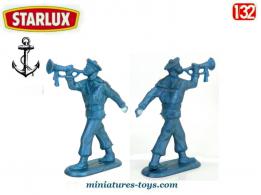 La figurines du marin français au pas avec clairon Starlux au 1/32e 