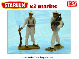 Un lot de 2 petits soldats de la Marine française par Starlux au 1/32e