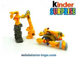 Un ensemble de 4 Super Girafes en figurines plastique par Ferrero Kinder Surprise