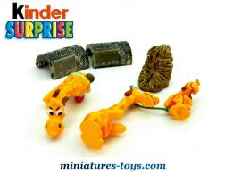 Un ensemble de 3 Super Girafes en figurines plastique par Ferrero Kinder Surprise