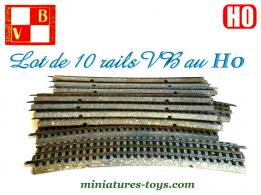 Un lot de 10 rails courbes miniatures au H0 de la marque VB France