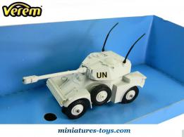 L'AML 90 Panhard blanc UN en miniature de Verem au 1/50e 