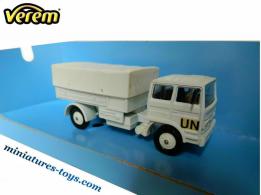 Le camion militaire Renault G.230 bâché UN en miniature de Verem au 1/50e
