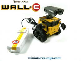 Le robot Walle de Disney en miniature filoguidé par Thinkway Toys