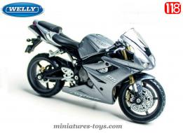 La moto Triumph Daytona 675 en miniature de Welly au 1/18e