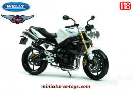 La moto Triumph Street Triple en miniature de Welly au 1/18e