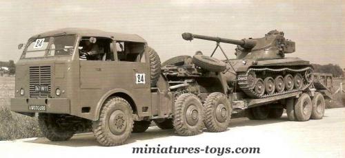 Dinky Toys Camion Berliet Militaire Porte-char Complet - Jantes Pleines - Collection