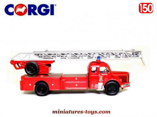 Le Berliet GLR Grande échelle Pompiers D'Avignon Miniature Par Corgi Au 1 50e 8594