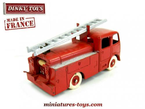Le Fourgon Berliet Pompiers Premiers Secours En Miniature De Dinky Toys Le Fourgon Berliet Pompiers Premiers Secours En Miniature De Dinky Toys