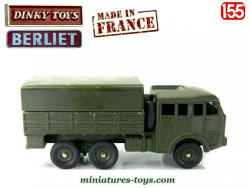 Camion militaire BERLIET 6x6 tous terrains **80D** - **818** Ce camion réputé tout-terrain est une étude Rochet - Schneider. Présent au catalogue Dinky Toys France à partir de 1958 et produit jusqu'en