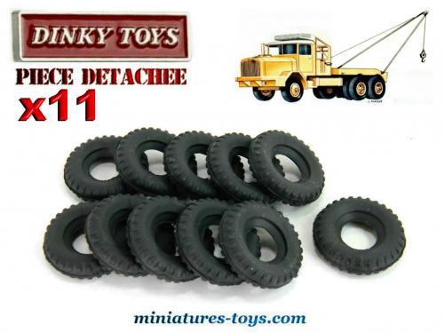 Les deux roues de la moto René Gillet miniature de Minialuxe au 1/32e