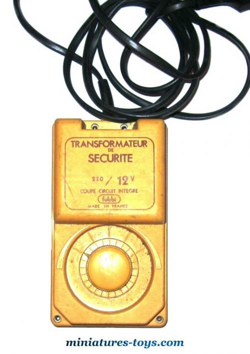 Le transformateur 12 v 220 volts Fobbi type 4300 pour trains — free download